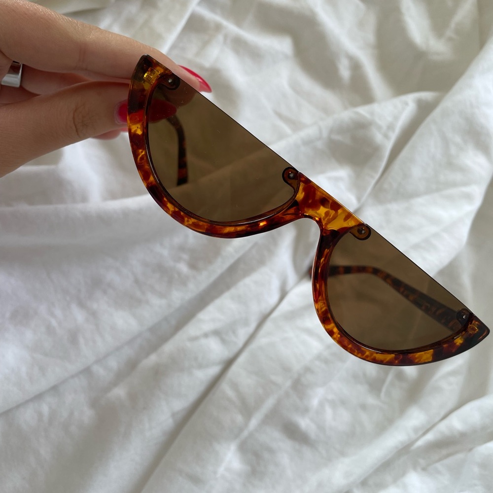 Sunglasses tortoiseshell slim